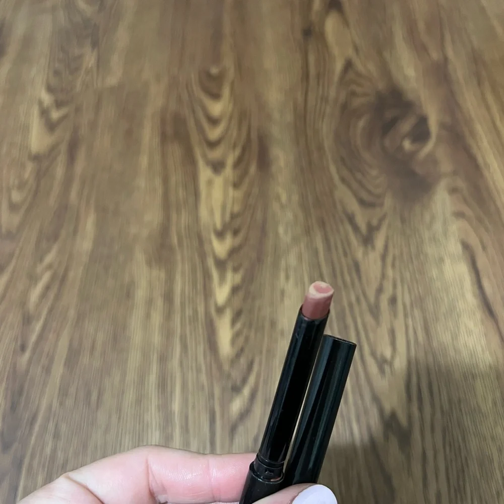 Hourglass I’m Addicted Lipstick